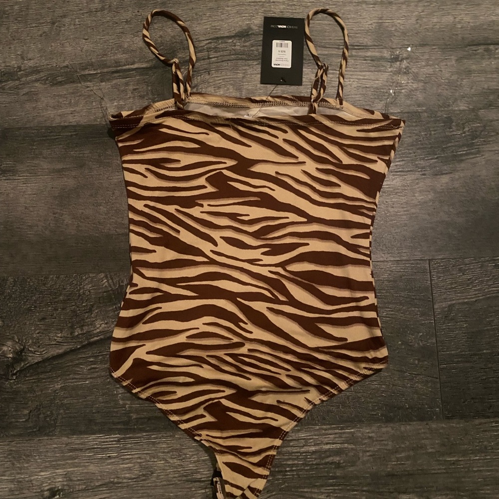 Fashion nova animal print body suit - Picture 1 of 2